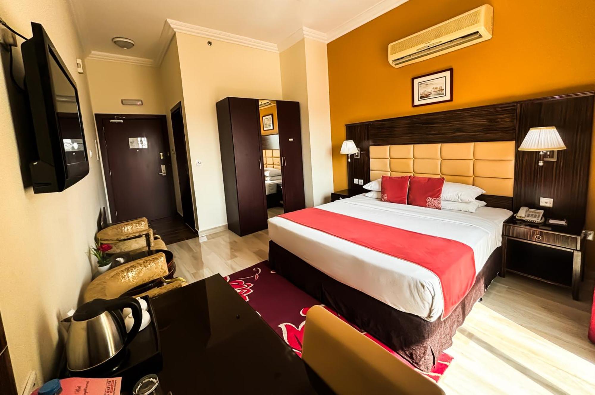 Fortune Hotel Deira Dubai Esterno foto