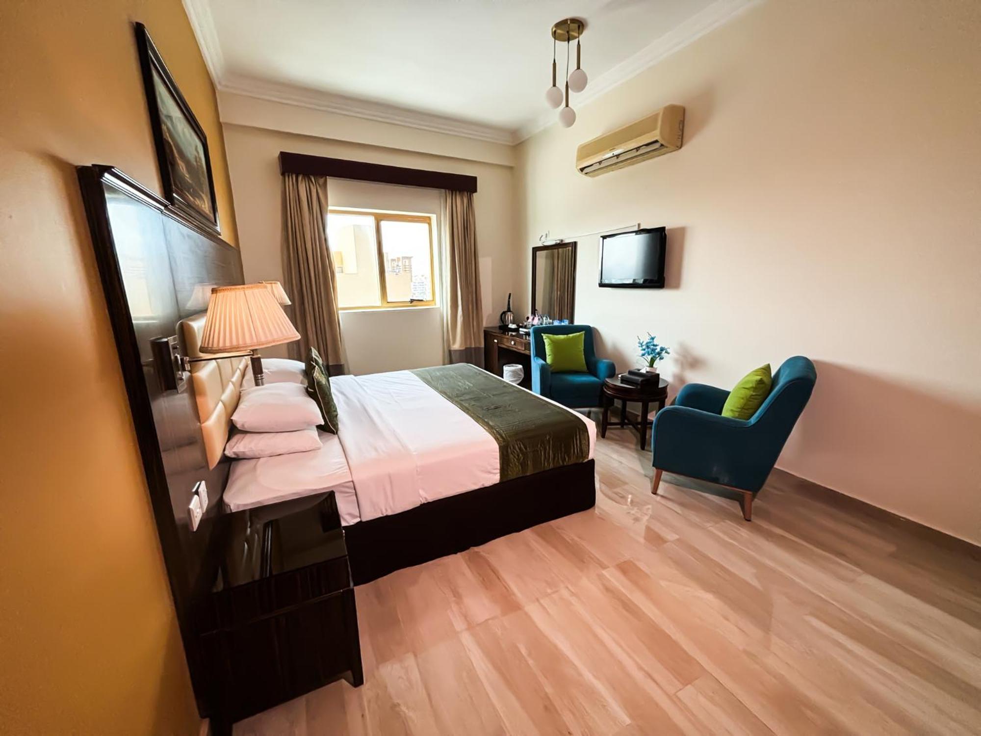 Fortune Hotel Deira Dubai Esterno foto